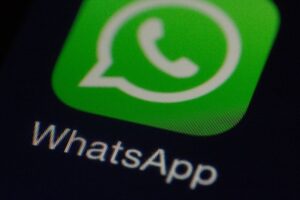 desactivar-bloquear-cuenta-whatsapp-temporalmente-robaron-celular_11572-7574283-8485511-jpg