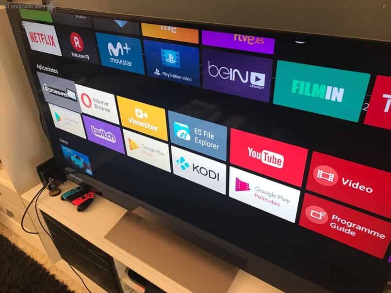 smart-tv-aplicaciones_14368-4623839