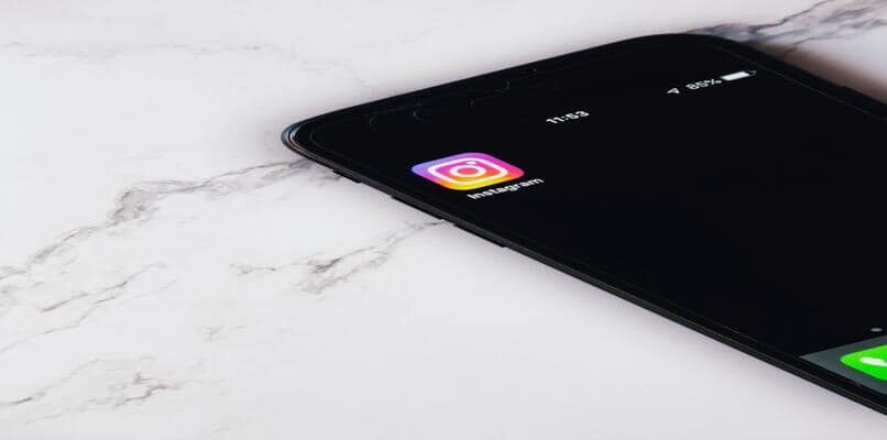 aplicacion-instagram-telefono_13643-1635143