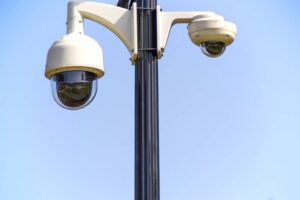 camaras-vigilancia-poste_13809-2198009-5318794-jpg