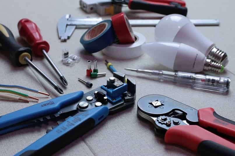 herramientas-electricista-3284001