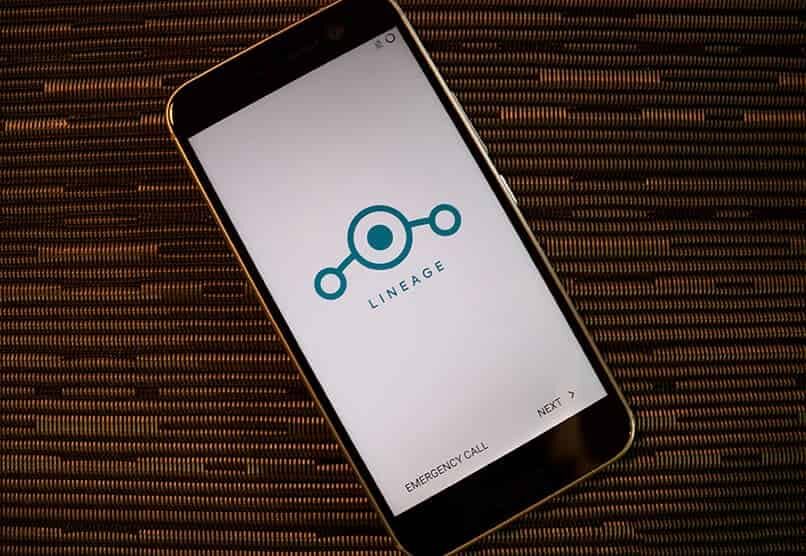 lineage-os-smartphone-8134742