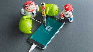 movil-samsung-reparando-problema-software_13332-4924462-6040530-jpg