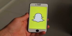 telefono-abriendo-snapchat_13997-2343942-5302355-jpg