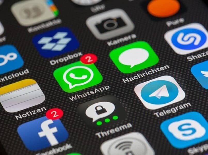 telefono-aplicaciones-telegram_13845-9734102