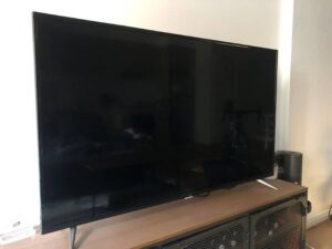 usar-tv-pantalla-monitor_13856-4593739-2145611-jpg